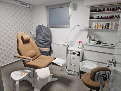 Lassana derčeva 31 telo brez celulita